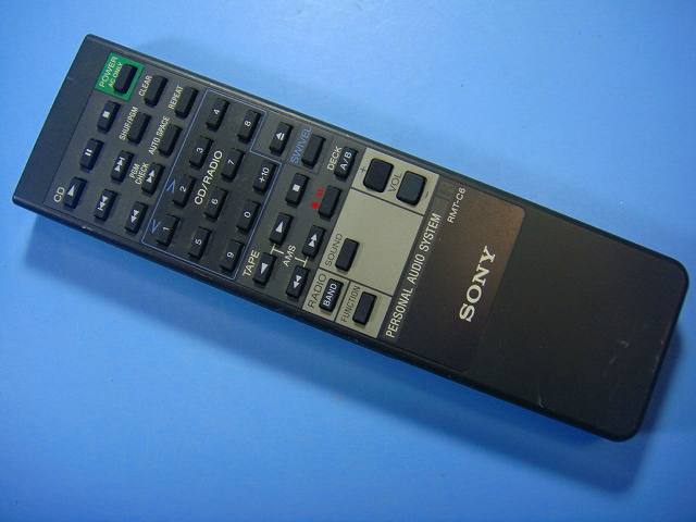 【商品情報】 メーカー：SONY 型番：RMT-C6 付属品：本体（写真内の物ですべてになります） ※電池カバー、バッテリー、充電器、コード、ふた カバー、枠等の付属品は写真に写ってない場合付属しません。 【商品の状態に関して】 使用感、スレキズ、日焼け等あります。 【状態に関して】 ・割れ、さび、日焼け、変色等写真よりご判断下さい。 ・給湯器等の水回りリモコンの水垢汚れは写真よりご判断下さい。 ・配線ありの商品に関して、切り具合は、写真よりご判断下さい。 ・電池ケース内、その他にさびがある場合写真に掲載致します。 ・商品の色見はご利用のパソコンやモニターの環境により、 実物と多少異なる場合がございます、ご了承下さい。 【赤外線による動作確認ができる商品に関して】 赤外線による動作確認ができる商品は、下記以外の全ボタン動作確認しております。 時刻合わせ、タイマー設定ボタンは動作確認をしていない為、動作保証対象外となります。 不具合がある場合は、上記の（商品の状態に関して）の欄に記載いたします。 赤外線による動作確認がとれる主なリモコンは下記になります。 家庭用エアコン、テレビ、レコーダー、オーディオ、照明などのリモコンです。 ※一部赤外線タイプではない商品がございます。その場合は動作未確認のため、 動作保証は、下記の給湯器などのリモコンと同じ扱いとなります。 【業務エアコン、給湯器、子機等に関して】 本体がない為動作確認は行っておりません。 万が一、不具合の額ご返金致します。(到着7日以内に限ります) ※取付前に必ず業者の方に動作確認をしてもらって下さい。 【充電器、バッテリー等がある商品に関して】 バッテリー、充電器、コード等写真に写ってる場合は付属します。 ※バッテリーは、消耗品の為、動作補償対象外になります。 使用可能か、寿命等も不明です。 【商品の清掃に関して】 できるだけ販売価格を抑えるため、全体的に簡易清掃になります。 商品に管理番号を貼り保管しているため、テープの粘着部が 残る場合がございます。上記、ご了承ください。 【発送に関して】 全国一律送料無料（日本郵便） ※離島・一部地域でも追加送料はかかりません。 厚み3cm以内はクリックポストで発送致します 厚み3cm以上はレターパックで発送致します。 13時までのお支払いの場合、当日発送致します。 13時以降のお支払いの場合、翌日発送致します。 ※交通状況、天候、当社の都合等で変更になる場合があります。 もちろんその場合も送料無料です。 【不良品返金保証に関して】 商品説明に記載が無い破損、不具合がある場合ご返金致します。　　　 到着後7日間以内にメール又はお電話にてご連絡下さい。 お客様都合による返品・交換は受付けておりません。ご了承下さい。 【ストア情報】 会社名：オークショップ 電話番号：076-201-8087 免許情報：古物商許可証　第511070011425号/石川県公安委員会　
