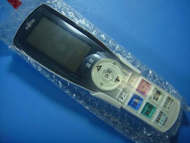 【商品情報】 メーカー：富士通 型番： AR-RJC2J 付属品：本体（写真内の物ですべてになります） ※電池カバー、バッテリー、充電器、コード、ふた カバー、枠等の付属品は写真に写ってない場合付属しません。 【商品の状態に関して】 使用感、スレキズ、日焼け、汚れ等あります。 未使用品ですが、保管期間が長く、汚れや薄いスレがある場合がありますので、 中古品扱いにて販売いたします。 状態は大体同じですが、在庫が複数あるため代表として1点の写真を掲載いたします。 上記をご理解いただけましたら、ご購入お願いいたします。 【状態に関して】 ・割れ、さび、日焼け、変色等写真よりご判断下さい。 ・給湯器等の水回りリモコンの水垢汚れは写真よりご判断下さい。 ・配線ありの商品に関して、切り具合は、写真よりご判断下さい。 ・電池ケース内、その他にさびがある場合写真に掲載致します。 ・商品の色見はご利用のパソコンやモニターの環境により、 実物と多少異なる場合がございます、ご了承下さい。 【赤外線による動作確認ができる商品に関して】 赤外線による動作確認ができる商品は、下記以外の全ボタン動作確認しております。 時刻合わせ、タイマー設定ボタンは動作確認をしていない為、動作保証対象外となります。 不具合がある場合は、上記の（商品の状態に関して）の欄に記載いたします。 赤外線による動作確認がとれる主なリモコンは下記になります。 家庭用エアコン、テレビ、レコーダー、オーディオ、照明などのリモコンです。 ※一部赤外線タイプではない商品がございます。その場合は動作未確認のため、 動作保証は、下記の給湯器などのリモコンと同じ扱いとなります。 【業務エアコン、給湯器、子機等に関して】 本体がない為動作確認は行っておりません。 万が一、不具合の額ご返金致します。(到着7日以内に限ります) ※取付前に必ず業者の方に動作確認をしてもらって下さい。 【充電器、バッテリー等がある商品に関して】 バッテリー、充電器、コード等写真に写ってる場合は付属します。 ※バッテリーは、消耗品の為、動作補償対象外になります。 使用可能か、寿命等も不明です。 【商品の清掃に関して】 できるだけ販売価格を抑えるため、全体的に簡易清掃になります。 商品に管理番号を貼り保管しているため、テープの粘着部が 残る場合がございます。上記、ご了承ください。 【発送に関して】 全国一律送料無料（日本郵便） ※離島・一部地域でも追加送料はかかりません。 厚み3cm以内はクリックポストで発送致します 厚み3cm以上はレターパックで発送致します。 13時までのお支払いの場合、当日発送致します。 13時以降のお支払いの場合、翌日発送致します。 ※交通状況、天候、当社の都合等で変更になる場合があります。 もちろんその場合も送料無料です。 【不良品返金保証に関して】 商品説明に記載が無い破損、不具合がある場合ご返金致します。　　　 到着後7日間以内にメール又はお電話にてご連絡下さい。 お客様都合による返品・交換は受付けておりません。ご了承下さい。 【ストア情報】 会社名：オークショップ 電話番号：076-201-8087 免許情報：古物商許可証　第511070011425号/石川県公安委員会　