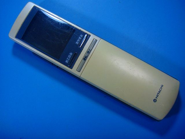 【商品情報】 メーカー：日立 型番：RAR-11Z 付属品：本体（写真内の物ですべてになります） ※電池カバー、バッテリー、充電器、コード、ふた カバー、枠等の付属品は写真に写ってない場合付属しません。 【商品の状態に関して】 使用感、スレキズ、日焼け等あります。 赤外線による動作確認OKでした 液晶画面全体的に暗いです。写真をご確認ください。 上蓋のロック爪われていて下に向けると上蓋開いてきます。 【状態に関して】 ・割れ、さび、日焼け、変色等写真よりご判断下さい。 ・給湯器等の水回りリモコンの水垢汚れは写真よりご判断下さい。 ・配線ありの商品に関して、切り具合は、写真よりご判断下さい。 ・電池ケース内、その他にさびがある場合写真に掲載致します。 ・商品の色見はご利用のパソコンやモニターの環境により、 実物と多少異なる場合がございます、ご了承下さい。 【赤外線による動作確認ができる商品に関して】 赤外線による動作確認ができる商品は、全ボタン動作確認しております。 不具合がある場合は、上記の（商品の状態に関して）の欄に記載いたします。 赤外線による動作確認がとれる主なリモコンは下記になります。 家庭用エアコン、テレビ、レコーダー、オーディオ、照明などのリモコンです。 ※一部赤外線タイプではない商品がございます。その場合は動作未確認のため、 動作保証は、下記の給湯器などのリモコンと同じ扱いとなります。 【業務エアコン、給湯器、子機等に関して】 本体がない為動作確認は行っておりません。 万が一、不具合の額ご返金致します。(到着7日以内に限ります) ※取付前に必ず業者の方に動作確認をしてもらって下さい。 【充電器、バッテリー等がある商品に関して】 バッテリー、充電器、コード等写真に写ってる場合は付属します。 ※バッテリーは、消耗品の為、動作補償対象外になります。 使用可能か、寿命等も不明です。 【商品の清掃に関して】 できるだけ販売価格を抑えるため、全体的に簡易清掃になります。 商品に管理番号を貼り保管しているため、テープの粘着部が 残る場合がございます。ご了承ください。 【発送に関して】 全国一律送料無料（日本郵便） ※離島・一部地域でも追加送料はかかりません。 厚み3cm以内はクリックポストで発送致します 厚み3cm以上はレターパックで発送致します。 13時までのお支払いの場合、当日発送致します。 13時以降のお支払いの場合、翌日発送致します。 ※交通状況、天候、当社の都合等で変更になる場合があります。 もちろんその場合も送料無料です。 【不良品返金保証に関して】 商品説明に記載が無い破損、不具合がある場合ご返金致します。　　　 到着後7日間以内にメール又はお電話にてご連絡下さい。 お客様都合による返品・交換は受付けておりません。ご了承下さい。 【ストア情報】 会社名：オークショップ 電話番号：076-201-8087 免許情報：古物商許可証　第511070011425号/石川県公安委員会　