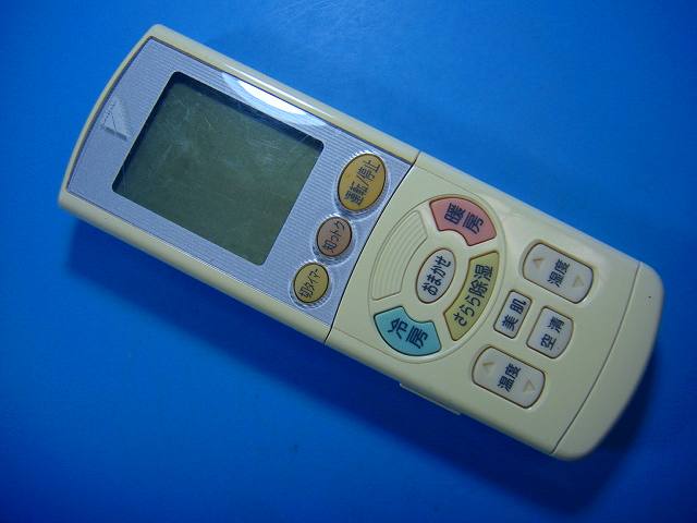 【商品情報】 メーカー：ダイキン 型番：ARC444A6 付属品：本体（写真内の物ですべてになります） ※電池カバー、バッテリー、充電器、コード、ふた カバー、枠等の付属品は写真に写ってない場合付属しません。 【商品の状態に関して】 使用感、スレキズ、日焼け等あります。 赤外線による動作確認OKでした 【状態に関して】 ・割れ、さび、日焼け、変色等写真よりご判断下さい。 ・給湯器等の水回りリモコンの水垢汚れは写真よりご判断下さい。 ・配線ありの商品に関して、切り具合は、写真よりご判断下さい。 ・電池ケース内、その他にさびがある場合写真に掲載致します。 ・商品の色見はご利用のパソコンやモニターの環境により、 実物と多少異なる場合がございます、ご了承下さい。 【赤外線による動作確認ができる商品に関して】 赤外線による動作確認ができる商品は、下記以外の全ボタン動作確認しております。 時刻合わせ、タイマー設定ボタンは動作確認をしていない為、動作保証対象外となります。 不具合がある場合は、上記の（商品の状態に関して）の欄に記載いたします。 赤外線による動作確認がとれる主なリモコンは下記になります。 家庭用エアコン、テレビ、レコーダー、オーディオ、照明などのリモコンです。 ※一部赤外線タイプではない商品がございます。その場合は動作未確認のため、 動作保証は、下記の給湯器などのリモコンと同じ扱いとなります。 【業務エアコン、給湯器、子機等に関して】 本体がない為動作確認は行っておりません。 万が一、不具合の額ご返金致します。(到着7日以内に限ります) ※取付前に必ず業者の方に動作確認をしてもらって下さい。 【充電器、バッテリー等がある商品に関して】 バッテリー、充電器、コード等写真に写ってる場合は付属します。 ※バッテリーは、消耗品の為、動作補償対象外になります。 使用可能か、寿命等も不明です。 【商品の清掃に関して】 できるだけ販売価格を抑えるため、全体的に簡易清掃になります。 商品に管理番号を貼り保管しているため、テープの粘着部が 残る場合がございます。上記、ご了承ください。 【発送に関して】 全国一律送料無料（日本郵便） ※離島・一部地域でも追加送料はかかりません。 厚み3cm以内はクリックポストで発送致します 厚み3cm以上はレターパックで発送致します。 13時までのお支払いの場合、当日発送致します。 13時以降のお支払いの場合、翌日発送致します。 ※交通状況、天候、当社の都合等で変更になる場合があります。 もちろんその場合も送料無料です。 【不良品返金保証に関して】 商品説明に記載が無い破損、不具合がある場合ご返金致します。　　　 到着後7日間以内にメール又はお電話にてご連絡下さい。 お客様都合による返品・交換は受付けておりません。ご了承下さい。 【ストア情報】 会社名：オークショップ 電話番号：076-201-8087 免許情報：古物商許可証　第511070011425号/石川県公安委員会　