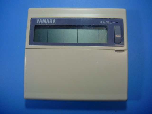 【商品情報】 メーカー：YAMAHA 型番：YR-F35M-B 付属品：本体（写真内の物ですべてになります） ※電池カバー、バッテリー、充電器、コード、ふた カバー、枠等の付属品は写真に写ってない場合付属しません。 【商品の状態に関して】 使用感、スレキズ、日焼け等あります。 【状態に関して】 ・割れ、さび、日焼け、変色等写真よりご判断下さい。 ・給湯器等の水回りリモコンの水垢汚れは写真よりご判断下さい。 ・配線ありの商品に関して、切り具合は、写真よりご判断下さい。 ・電池ケース内、その他にさびがある場合写真に掲載致します。 ・商品の色見はご利用のパソコンやモニターの環境により、 実物と多少異なる場合がございます、ご了承下さい。 【赤外線による動作確認ができる商品に関して】 赤外線による動作確認ができる商品は、下記以外の全ボタン動作確認しております。 時刻合わせ、タイマー設定ボタンは動作確認をしていない為、動作保証対象外となります。 不具合がある場合は、上記の（商品の状態に関して）の欄に記載いたします。 赤外線による動作確認がとれる主なリモコンは下記になります。 家庭用エアコン、テレビ、レコーダー、オーディオ、照明などのリモコンです。 ※一部赤外線タイプではない商品がございます。その場合は動作未確認のため、 動作保証は、下記の給湯器などのリモコンと同じ扱いとなります。 【業務エアコン、給湯器、子機等に関して】 本体がない為動作確認は行っておりません。 万が一、不具合の額ご返金致します。(到着7日以内に限ります) ※取付前に必ず業者の方に動作確認をしてもらって下さい。 【充電器、バッテリー等がある商品に関して】 バッテリー、充電器、コード等写真に写ってる場合は付属します。 ※バッテリーは、消耗品の為、動作補償対象外になります。 使用可能か、寿命等も不明です。 【商品の清掃に関して】 できるだけ販売価格を抑えるため、全体的に簡易清掃になります。 商品に管理番号を貼り保管しているため、テープの粘着部が 残る場合がございます。上記、ご了承ください。 【発送に関して】 全国一律送料無料（日本郵便） ※離島・一部地域でも追加送料はかかりません。 厚み3cm以内はクリックポストで発送致します 厚み3cm以上はレターパックで発送致します。 13時までのお支払いの場合、当日発送致します。 13時以降のお支払いの場合、翌日発送致します。 ※交通状況、天候、当社の都合等で変更になる場合があります。 もちろんその場合も送料無料です。 【不良品返金保証に関して】 商品説明に記載が無い破損、不具合がある場合ご返金致します。　　　 到着後7日間以内にメール又はお電話にてご連絡下さい。 お客様都合による返品・交換は受付けておりません。ご了承下さい。 【ストア情報】 会社名：オークショップ 電話番号：076-201-8087 免許情報：古物商許可証　第511070011425号/石川県公安委員会　