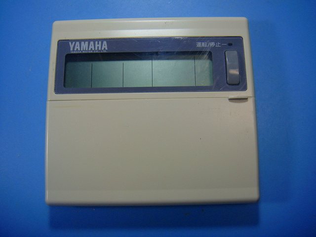 【商品情報】 メーカー：YAMAHA 型番：YR-F35M-B 付属品：本体（写真内の物ですべてになります） ※電池カバー、バッテリー、充電器、コード、ふた カバー、枠等の付属品は写真に写ってない場合付属しません。 【商品の状態に関して】 使用感、スレキズ、日焼け等あります。 【状態に関して】 ・割れ、さび、日焼け、変色等写真よりご判断下さい。 ・給湯器等の水回りリモコンの水垢汚れは写真よりご判断下さい。 ・配線ありの商品に関して、切り具合は、写真よりご判断下さい。 ・電池ケース内、その他にさびがある場合写真に掲載致します。 ・商品の色見はご利用のパソコンやモニターの環境により、 実物と多少異なる場合がございます、ご了承下さい。 【赤外線による動作確認ができる商品に関して】 赤外線による動作確認ができる商品は、下記以外の全ボタン動作確認しております。 時刻合わせ、タイマー設定ボタンは動作確認をしていない為、動作保証対象外となります。 不具合がある場合は、上記の（商品の状態に関して）の欄に記載いたします。 赤外線による動作確認がとれる主なリモコンは下記になります。 家庭用エアコン、テレビ、レコーダー、オーディオ、照明などのリモコンです。 ※一部赤外線タイプではない商品がございます。その場合は動作未確認のため、 動作保証は、下記の給湯器などのリモコンと同じ扱いとなります。 【業務エアコン、給湯器、子機等に関して】 本体がない為動作確認は行っておりません。 万が一、不具合の額ご返金致します。(到着7日以内に限ります) ※取付前に必ず業者の方に動作確認をしてもらって下さい。 【充電器、バッテリー等がある商品に関して】 バッテリー、充電器、コード等写真に写ってる場合は付属します。 ※バッテリーは、消耗品の為、動作補償対象外になります。 使用可能か、寿命等も不明です。 【商品の清掃に関して】 できるだけ販売価格を抑えるため、全体的に簡易清掃になります。 商品に管理番号を貼り保管しているため、テープの粘着部が 残る場合がございます。上記、ご了承ください。 【発送に関して】 全国一律送料無料（日本郵便） ※離島・一部地域でも追加送料はかかりません。 厚み3cm以内はクリックポストで発送致します 厚み3cm以上はレターパックで発送致します。 13時までのお支払いの場合、当日発送致します。 13時以降のお支払いの場合、翌日発送致します。 ※交通状況、天候、当社の都合等で変更になる場合があります。 もちろんその場合も送料無料です。 【不良品返金保証に関して】 商品説明に記載が無い破損、不具合がある場合ご返金致します。　　　 到着後7日間以内にメール又はお電話にてご連絡下さい。 お客様都合による返品・交換は受付けておりません。ご了承下さい。 【ストア情報】 会社名：オークショップ 電話番号：076-201-8087 免許情報：古物商許可証　第511070011425号/石川県公安委員会　