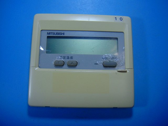 【商品情報】 メーカー：三菱 型番：PAR-F27ME 付属品：本体（写真内の物ですべてになります） ※電池カバー、バッテリー、充電器、コード、ふた カバー、枠等の付属品は写真に写ってない場合付属しません。 【商品の状態に関して】 使用感、スレキズ、日焼け等あります。 【状態に関して】 ・割れ、さび、日焼け、変色等写真よりご判断下さい。 ・給湯器等の水回りリモコンの水垢汚れは写真よりご判断下さい。 ・配線ありの商品に関して、切り具合は、写真よりご判断下さい。 ・電池ケース内、その他にさびがある場合写真に掲載致します。 ・商品の色見はご利用のパソコンやモニターの環境により、 実物と多少異なる場合がございます、ご了承下さい。 【赤外線による動作確認ができる商品に関して】 赤外線による動作確認ができる商品は、全ボタン動作確認しております。 不具合がある場合は、上記の（商品の状態に関して）の欄に記載いたします。 赤外線による動作確認がとれる主なリモコンは下記になります。 家庭用エアコン、テレビ、レコーダー、オーディオ、照明などのリモコンです。 ※一部赤外線タイプではない商品がございます。その場合は動作未確認のため、 動作保証は、下記の給湯器などのリモコンと同じ扱いとなります。 【業務エアコン、給湯器、子機等に関して】 本体がない為動作確認は行っておりません。 万が一、不具合の額ご返金致します。(到着7日以内に限ります) ※取付前に必ず業者の方に動作確認をしてもらって下さい。 【充電器、バッテリー等がある商品に関して】 バッテリー、充電器、コード等写真に写ってる場合は付属します。 ※バッテリーは、消耗品の為、動作補償対象外になります。 使用可能か、寿命等も不明です。 【商品の清掃に関して】 できるだけ販売価格を抑えるため、全体的に簡易清掃になります。 商品に管理番号を貼り保管しているため、テープの粘着部が 残る場合がございます。上記、ご了承ください。 【発送に関して】 全国一律送料無料（日本郵便） ※離島・一部地域でも追加送料はかかりません。 厚み3cm以内はクリックポストで発送致します 厚み3cm以上はレターパックで発送致します。 13時までのお支払いの場合、当日発送致します。 13時以降のお支払いの場合、翌日発送致します。 ※交通状況、天候、当社の都合等で変更になる場合があります。 もちろんその場合も送料無料です。 【不良品返金保証に関して】 商品説明に記載が無い破損、不具合がある場合ご返金致します。　　　 到着後7日間以内にメール又はお電話にてご連絡下さい。 お客様都合による返品・交換は受付けておりません。ご了承下さい。 【ストア情報】 会社名：オークショップ 電話番号：076-201-8087 免許情報：古物商許可証　第511070011425号/石川県公安委員会　