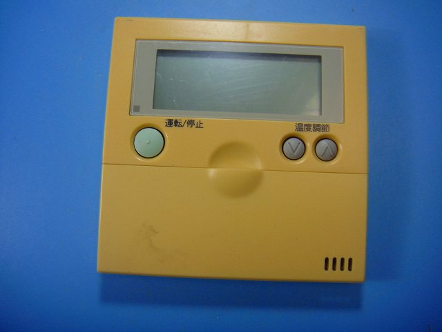 【商品情報】 メーカー：HITACHI 型番：PC-AR 付属品：本体（写真内の物ですべてになります） ※電池カバー、バッテリー、充電器、コード、ふた カバー、枠等の付属品は写真に写ってない場合付属しません。 【商品の状態に関して】 使用感、スレキズ、日焼け等あります。 【状態に関して】 ・割れ、さび、日焼け、変色等写真よりご判断下さい。 ・給湯器等の水回りリモコンの水垢汚れは写真よりご判断下さい。 ・配線ありの商品に関して、切り具合は、写真よりご判断下さい。 ・電池ケース内、その他にさびがある場合写真に掲載致します。 ・商品の色見はご利用のパソコンやモニターの環境により、 実物と多少異なる場合がございます、ご了承下さい。 【赤外線による動作確認ができる商品に関して】 赤外線による動作確認ができる商品は、全ボタン動作確認しております。 不具合がある場合は、上記の（商品の状態に関して）の欄に記載いたします。 赤外線による動作確認がとれる主なリモコンは下記になります。 家庭用エアコン、テレビ、レコーダー、オーディオ、照明などのリモコンです。 ※一部赤外線タイプではない商品がございます。その場合は動作未確認のため、 動作保証は、下記の給湯器などのリモコンと同じ扱いとなります。 【業務エアコン、給湯器、子機等に関して】 本体がない為動作確認は行っておりません。 万が一、不具合の額ご返金致します。(到着7日以内に限ります) ※取付前に必ず業者の方に動作確認をしてもらって下さい。 【充電器、バッテリー等がある商品に関して】 バッテリー、充電器、コード等写真に写ってる場合は付属します。 ※バッテリーは、消耗品の為、動作補償対象外になります。 使用可能か、寿命等も不明です。 【商品の清掃に関して】 できるだけ販売価格を抑えるため、全体的に簡易清掃になります。 商品に管理番号を貼り保管しているため、テープの粘着部が 残る場合がございます。ご了承ください。 【発送に関して】 全国一律送料無料（日本郵便） ※離島・一部地域でも追加送料はかかりません。 厚み3cm以内はクリックポストで発送致します 厚み3cm以上はレターパックで発送致します。 13時までのお支払いの場合、当日発送致します。 13時以降のお支払いの場合、翌日発送致します。 ※交通状況、天候、当社の都合等で変更になる場合があります。 もちろんその場合も送料無料です。 【不良品返金保証に関して】 商品説明に記載が無い破損、不具合がある場合ご返金致します。　　　 到着後7日間以内にメール又はお電話にてご連絡下さい。 お客様都合による返品・交換は受付けておりません。ご了承下さい。 【ストア情報】 会社名：オークショップ 電話番号：076-201-8087 免許情報：古物商許可証　第511070011425号/石川県公安委員会　