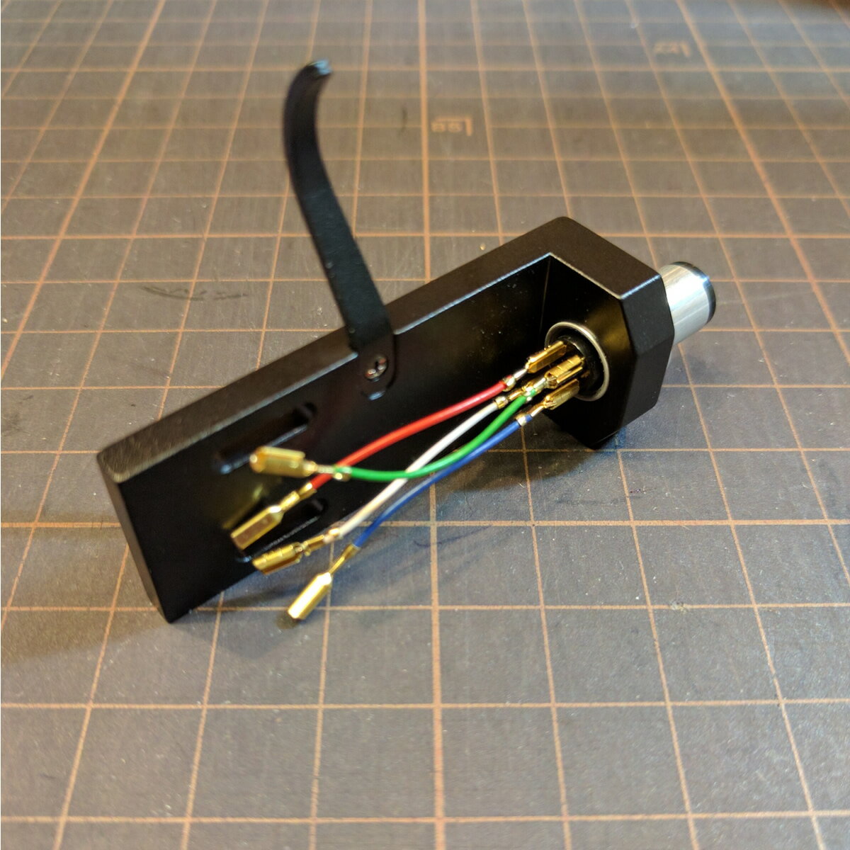 【ノンパッケージ品】でんき堂スクェアオリジナル　HS10/BK（ブラック）　アルミ削り出し肉厚ヘッドシ..