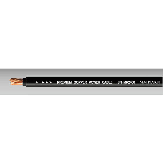 M&M DESIGN　SN-MP2400 ※6mパック ベーシックモデルにも日本製無酸素銅を採用 コストを抑えながらも「上位モデルにどれだけ迫ることができるか」をコンセプトに開発したのが”SN-MP2000シリーズ”です。導体には無酸素銅（OFC)を採用、振動対策には上位機種 と同じ2重構造で内シースにポリオレフィン樹脂を使うこだわりのパワーケーブル。また、外皮には耐熱105°まで対応の耐熱PVCシースを使っています。高音質で低コストを実現した 4G・8G電源ケーブルはカーオーディオパワーケーブルの新基準になるでしょう。 希望小売価格 SN-MP2400 ■1巻/50m：5,280円 (4,800円 税抜)/m ■6mパック：31,680円 (28,800円 税抜)