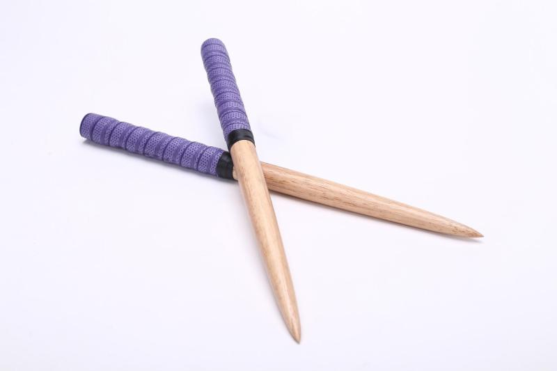 【 逆鱗】木製バット素材 光沢 しなるマイバチ テーパーロール仕様 ゴムの木（木製バット素材）反発力が自慢アーケードゲーム 直径20ミリ全長350mm 赤 黒 黄 紫 空 藍 青あります