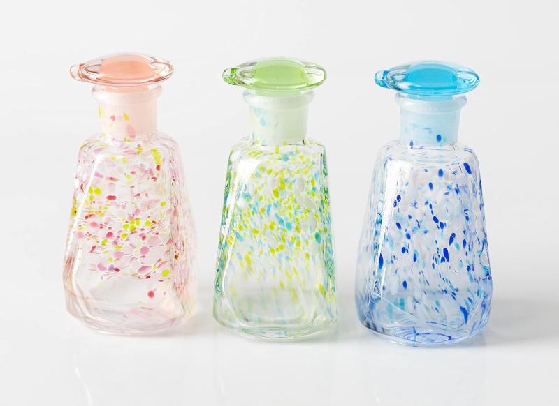 オーロラビジョンの岩澤硝子 江戸前すり口醤油注ぎ（大） color 青｜アングル3