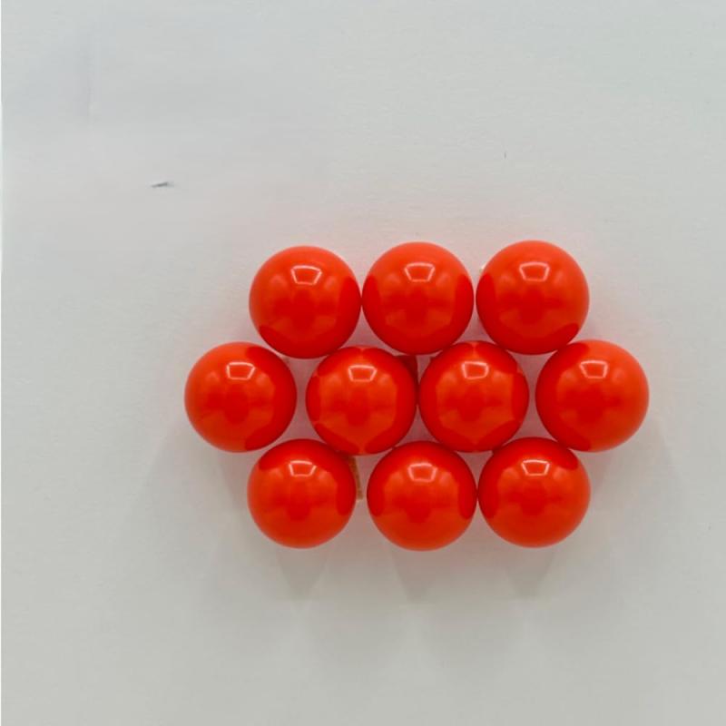 F4000516 ガラポン抽選器用抽選球 橙 10球 12mm● サイズ：直径 12mm ガラポン抽選器に使用する標準的な小サイズの抽選球です。手のひらに収まるコンパクトなサイズで、スムーズな回転と排出を実現します。● 材質：ユリア樹脂（軽量タイプ） 耐久性があり、摩耗しにくく、長期間の使用に適しています。● カラー：11色　色ごとに当選内容を割り当てる際にわかりやすく、イベントや抽選会での視認性も良好です。