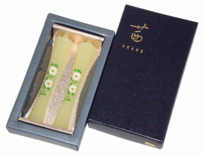 鳥居のローソク 蜜蝋 茜 2本入 菊 #100815<b>原産国 :</b> 日本<b>原材料 :</b> 精製未晒蜜蝋、精製パラフィン、植物性ステアリン酸、綿糸、スクリーンインキ類