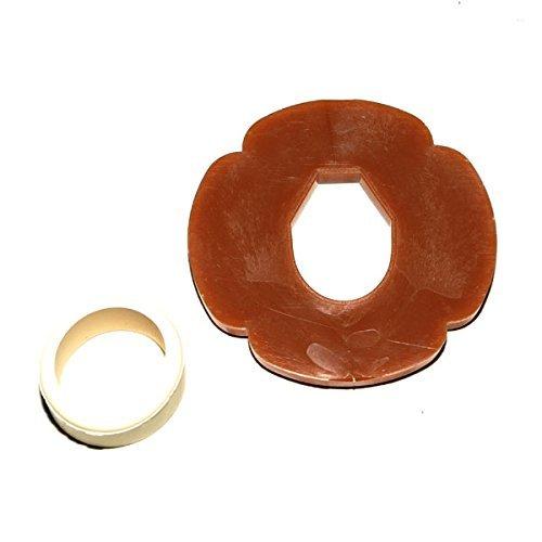 木刀用プラスチック鍔・ゴム鍔止セット木刀用のプラスチック鍔とゴム鍔止のお得なセットです。大刀用と中刀・小刀用のサイズがございますので木刀に合わせてお選びください。一般的な形状の木刀用となっております。