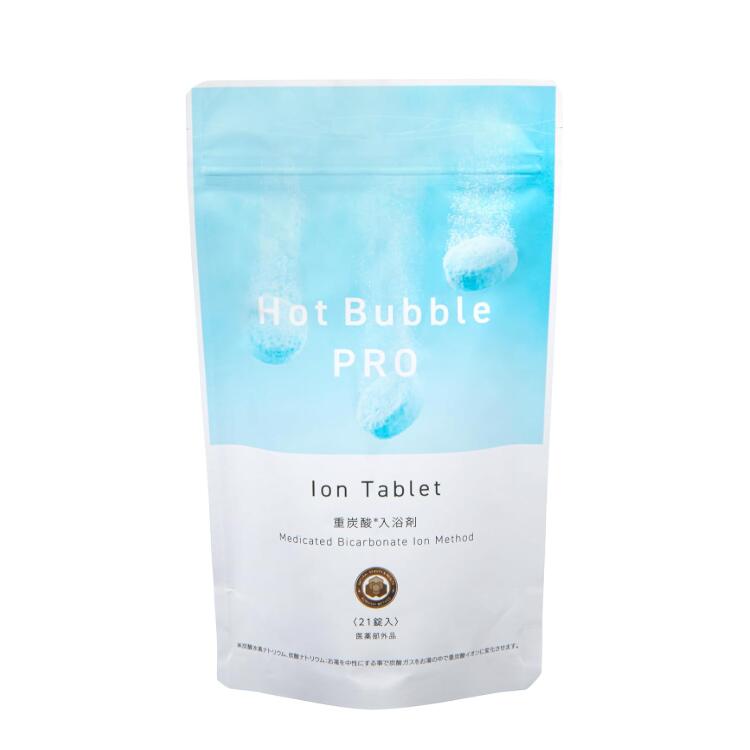 商品詳細 商品名 Hot Bubble PRO(ホットバブルプロ） 内容量（1個あたり） 15g×21錠入 成分 炭酸水素ナトリウム、炭酸ナトリウム、無水クエン酸、PEG6000、ビタミンC・Na 保存方法 袋のジップをしっかり閉め、高温多湿、直射日光を避け、冷暗所に保管して下さい。 メーカー ディーエーピーネットワーク株式会社 ご注意 ※商品写真はできる限り現品を再現するよう心がけておりますが、ご使用のモニターにより、若干差異が生じる場合がございます。あらかじめご了承ください。パッケージは予告なく変更となる場合がございます。ドイツで古くから利用されてきた数多くの自然炭酸湯を研究し、独自の製法によって開発した中性重炭酸入浴剤「Hot Bubble PRO」 お湯を中性にする事で炭酸ガスをお湯の中で重炭酸イオン に変化させている為、重炭酸イオンはタブレットが全て溶け終わった後でも、お湯の中にしっかりと溶け込みます。 タブレットから湧き出る細かな泡が全身を包み、有効成分の温浴効果により体を温めて、 肩こり、腰痛、冷え症などをじんわりとやわらげます。 ●ポンッとお湯に3錠入れてすぐ温泉！ ● 疲れがとれる「重炭酸温浴法」をご自宅で ● 体を芯から温め、肩こり・腰痛などを緩和 ● 美肌効果抜群！ 肘や膝のカサカサもしっとり ● 入眠スムーズ＆目覚めスッキリ ● 濃度が持続するので追い焚きもOK ● 着色料・香料不使用・無添加 ● 赤ちゃん、お年寄り、お肌の弱い方にも