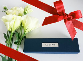 AUSIRO外箱と花とリボン