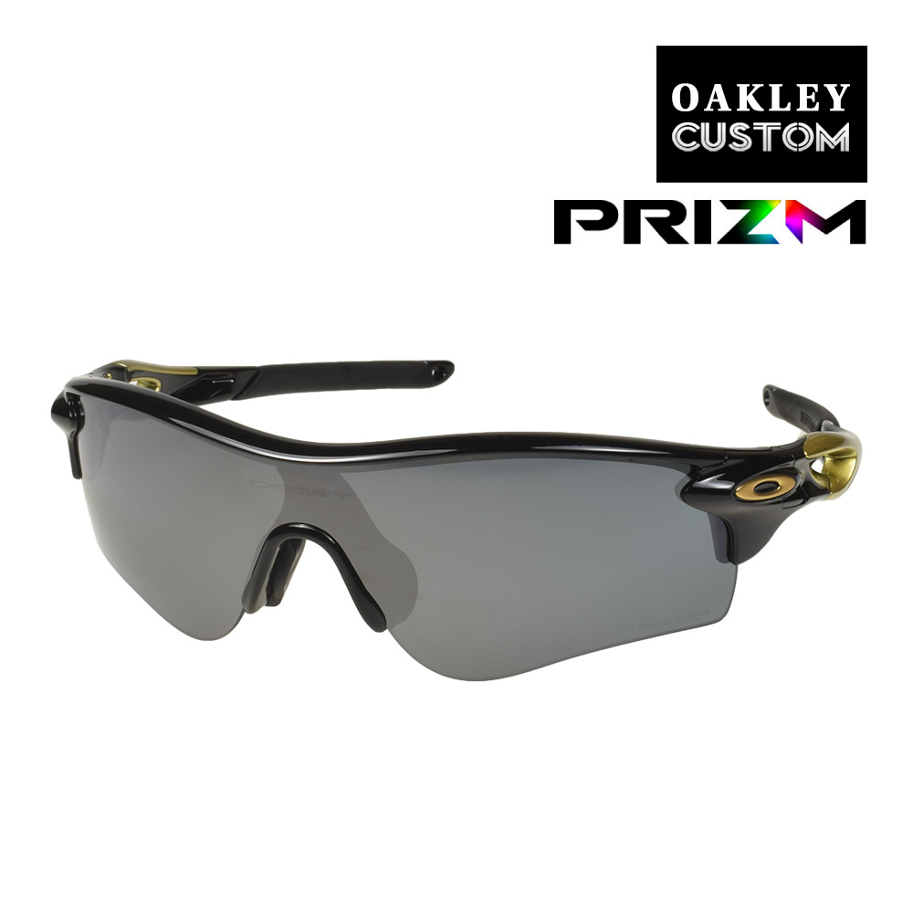 RECOMMENDATIONS ▼関連商品はこちら▼ ブランド OAKLEY / オークリー カテゴリー カスタム スポーツ サングラス 型番 ocs-rlpa029 モデル RADARLOCK PATH / レーダーロック パス フィット アジアンフィット（ローブリッジフィット） フレーム POLISHED BLACK レンズ/可視光線透過率/機能 PRIZM BLACK プリズムブラック / 11% UVカット サイズ 【A】レンズ横幅：138 mm 【B】レンズ縦幅：44 mm 【C】鼻幅：- mm 【D】テンプル長：131 mm 【E】フレーム内側：135 mm 【F】フレーム外側：145 mm ※D、E、Fは折れ曲がる部分での計測になります。 ※数値は当社計測 付属品 マイクロバック、ケース、鼻パッド（大小）※装着分含む 備考 RADARLOCKはアジアンフィットとスタンダードフィットでフレームの形状、交換可能な鼻パッド（大小）の有無に違いはございません。 ※付属するマイクロバックは球団ロゴ入りマイクロバックではございません。 関連ワード ゴルフ 自転車 サイクリング 登山 マラソン ランニング ドライブ テニス 釣り 紫外線 対策 アウトドア ファッション プレゼント 人気 ORIGINAL SUNGLASSES ▼お手頃価格のサングラスはこちら▼