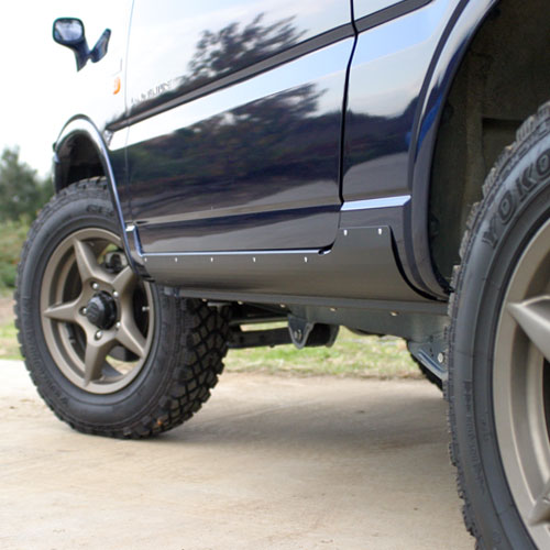 APIO アピオ サイドシルガード・ブラックスチール 左右セット ジムニー JB23W