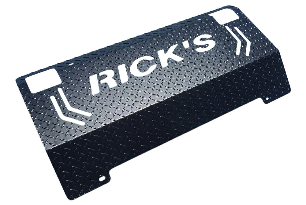 車メーカーTOYOTA車種ハイラックス型式GUN125品名RICK'S スキッドプレート仕様スチール製カチオン黒塗装(板厚2.3mm)注意事項※ お客様の見落としや確認ミスでのキャンセル・交換・返品は一切お受けできません。※ 商品画像は代表車種の物です。車種毎に形状は異なります。※ 適合情報は随時更新しておりますが、告知なくメーカー側にて更新される場合がございますので、必ずご注文前にメーカー適合表にて最新の適合表をご確認頂ますようお願い致します。納期についてメーカー在庫があれば3～4日営業日、欠品時は1ヶ月～お時間がかかります。お急ぎの場合はご注文前に必ず在庫確認をお願い致します。※納期が遅い等によるキャンセルは一切お受けできません。LIMITED-CHITOSE LIMITED CHITOSE 4WDパーツ下回りをガードする高強度スチール製縞板鋼板＆カチオン黒塗装とファッショナブル軽量＆防錆アルミ製縞板鋼板を2タイプを設定し、それぞれに純正カラーウレタン塗装仕上げもご用意しました。取付は加工無し専用ステー＆ボルトタイプ※純正カラーウレタン塗装は受注生産の為、2週間から3週間納期がかかります。※カラー画像：純正カラーウレタン塗装＜クリムゾンスパークレッドメタリック＞