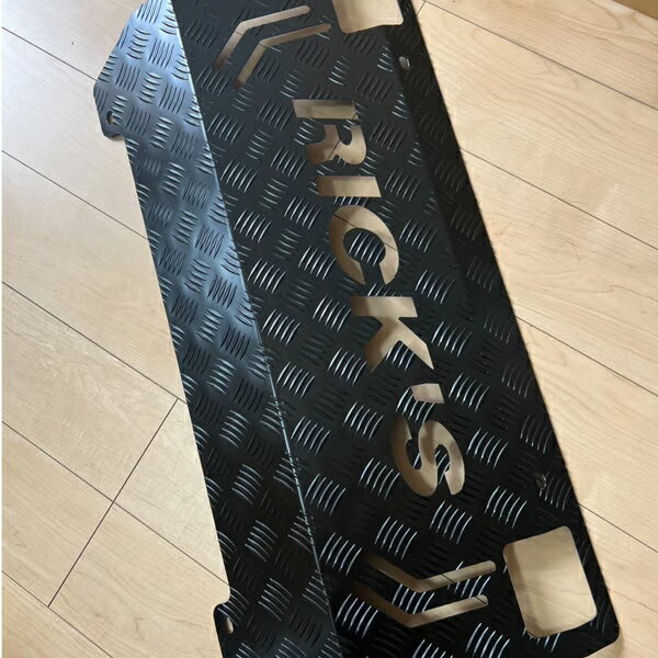 Front Spoiler - リミテッドチトセ RICK'S スキッドプレート アルミ製カチオン黒塗装(板厚2.5mm) ハイラックス GUN125 沖縄・離島は要確認