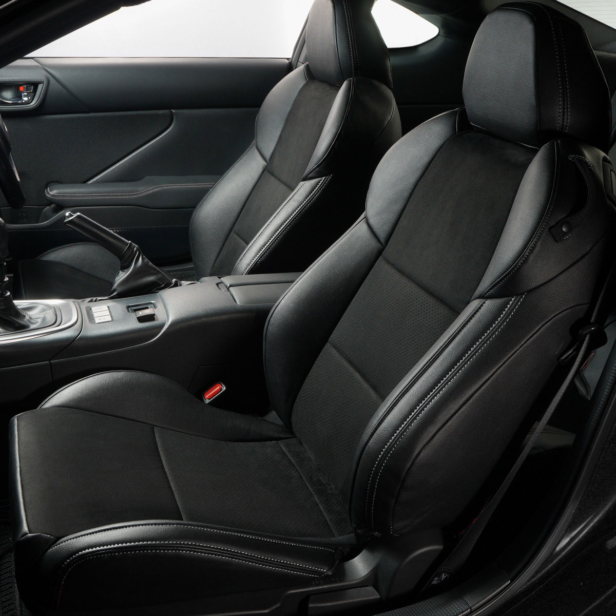 D-MAX シートカバー ブラック×ホワイト 助手席のみ BRZ R ZD8 R3.8～