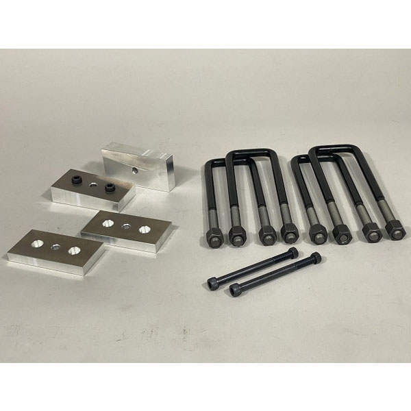 車メーカーTOYOTAトヨタ車種HILUXハイラックス型式GUN125品番873132品名ZEAL 40mmブロックキット リアキット内容・25mmブロック(ベースブロック)・15mmブロック(ベースブロックに分割式で追加)・Uボルト・センターピン納期についてメーカー在庫があれば3～4営業日、欠品時は1ヶ月～お時間がかかります。お急ぎの場合はご注文前に必ず在庫確認をお願い致します。※納期が遅い等によるキャンセルは一切お受けできません。注意事項※沖縄・離島は送料着払いになります。(船便か航空便)※製品の仕様や価格の変更、製造及び販売を予告無く中止する場合がございます。※お客様の見落としや確認ミスでのキャンセル・交換・返品は一切お受けできません。※商品画像は代表車種のサンプルです。車種毎に形状は異なります。※適合情報は随時更新しておりますが、告知なくメーカー側にて更新される場合がございますので、必ずご注文前にメーカー適合表にて最新の適合表をご確認頂ますようお願い致します。PROSTAFF 4x4 4WD 四駆 KIT