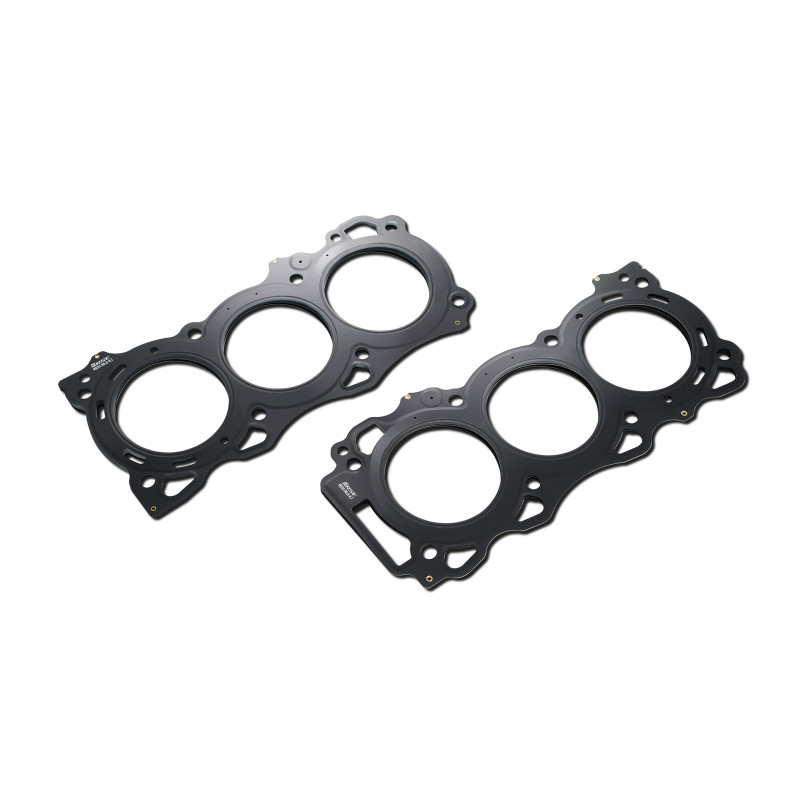 車メーカーNISSANニッサン車種FAIRLADY ZフェアレディZ型式HZ33 Z33エンジンVQ35DE品番RA4070-NS04A品名ヘッドガスケット 96.0-0.7mmボアサイズΦ96.0厚み0.7mm素材メタル商品内容ガスケット ×2納期についてメーカー在庫があれば3～4営業日、欠品時は1ヶ月～お時間がかかります。お急ぎの場合はご注文前に必ず在庫確認をお願い致します。※納期が遅い等によるキャンセルは一切お受けできません。注意事項※こちらの商品はメーカー直送になります。※お客様の見落としや確認ミスでのキャンセル・交換・返品は一切お受けできません。※商品画像は代表車種の物です。車種毎に形状は異なります。※適合情報は随時更新しておりますが、告知なくメーカー側にて更新される場合がございますので、必ずご注文前にメーカーホームページにて最新の適合表をご確認頂ますようお願い致します。RSE R.S.E. Real Speed Engineering HEAD GASKET リアルスピードエンジニアリング