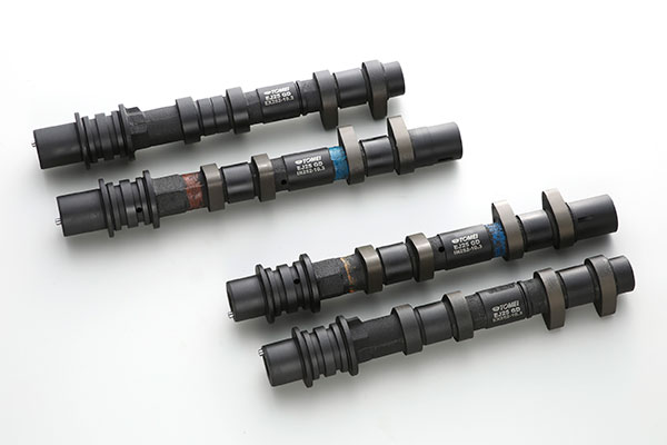 車メーカーSUBARUスバル車種FORESTERフォレスター型式SG9エンジンEJ255品番143062品名ポンカム IN/EX セット EJ255 AVCS 252-10.3mmIN/EX1台分セット作用角(度)IN 252 / EX 252リフト量(mm)IN 10.30 / EX 10.30備考※バルブスプリング交換不要※バルタイ調整不要納期についてメーカー在庫があれば3〜4営業日、欠品時は1ヶ月〜お時間がかかります。お急ぎの場合はご注文前に必ず在庫確認をお願い致します。※納期が遅い等によるキャンセルは一切お受けできません。注意事項※ こちらの商品はメーカー直送になります。※ お客様の見落としや確認ミスでのキャンセル・交換・返品は一切お受けできません。※ 商品画像は代表車種の物です。車種毎に形状は異なります。※ 適合情報は随時更新しておりますが、告知なくメーカー側にて更新される場合がございますので、必ずご注文前にメーカーホームページにて最新の適合表をご確認頂ますようお願い致します。TOMEI POWERED CAMSHAFT カムシャフトカムシャフトEJ25 Single AVCS JDM/USDMFEATURE / SPEC■全域高性能■抜群の加速性能■AVCS対応により、全域においてカムの効果を体感できます。■ SPEC 作用角（°） 最大カムリフト量（mm） IN/EX 最大バルブリフト量（mm） 冷間時バルブクリアランス (mm) [±0.01] バルタイ初期設定 中心角（度） ベース円 備考 252 10.30 IN 10.20 0.20 125 37.0 PONCAM 10.30 EX 10.05 0.35 115 260 9.80 IN 9.60 0.20 125 264 10.00 EX 9.65 0.35 115 270 11.00 IN 10.80 0.20 125 10.80 EX 10.45 0.35 115