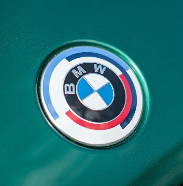 【BMW純正】BMW3／5／X3シリーズ(G20／G30／G01等) BMW 50th Mヘリテージ ボンネット ラウンデルエンブレム 51148087194