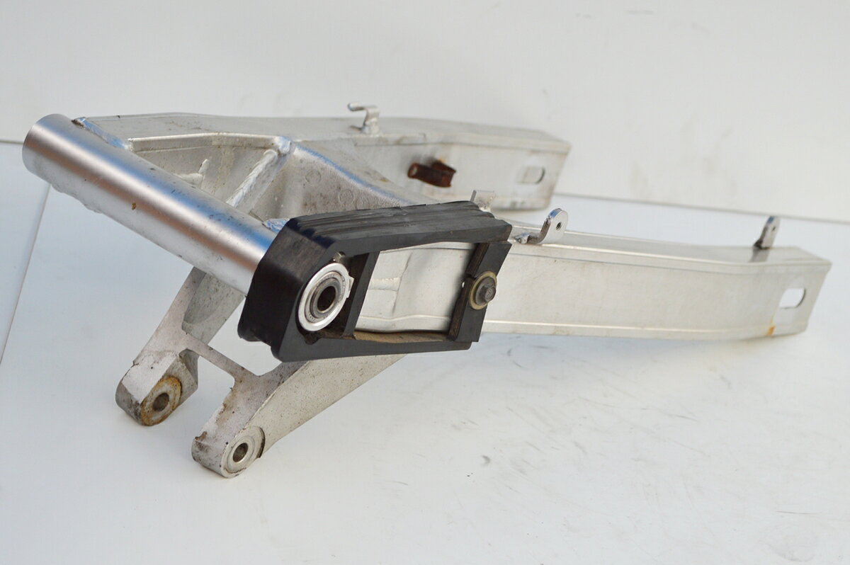 SUZUKI GSX250R スイングアーム　中古品　当時物　純正品　GJ72A　GSX250R スズキ