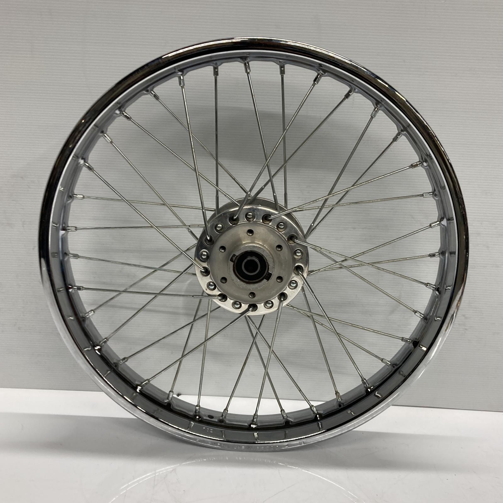 SUZUKI スズキ GT750 フロントホイール GT750【中古】