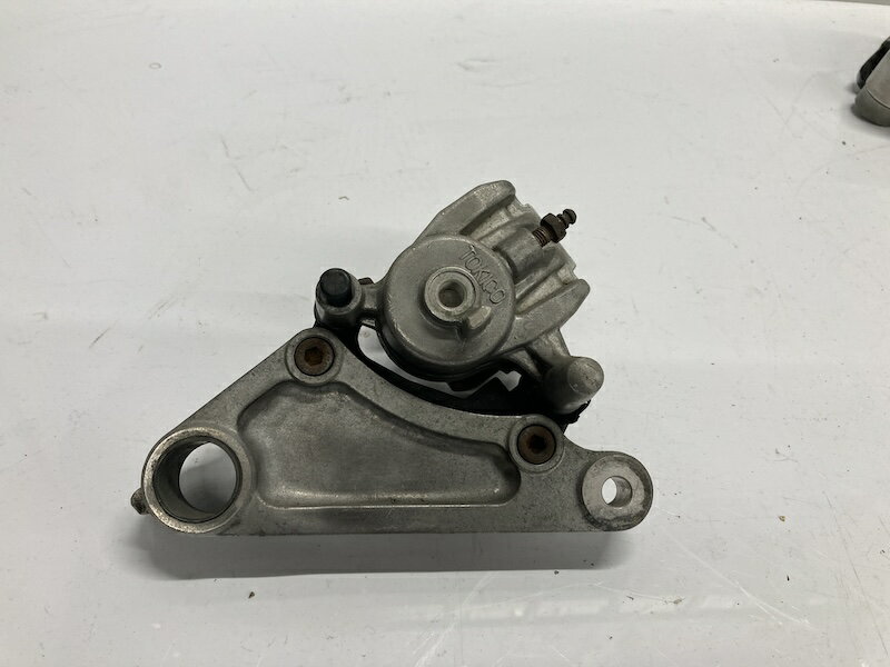 KAWASAKI カワサキ ゼファー400 リアブレーキキャリパー ZR400C【中古】