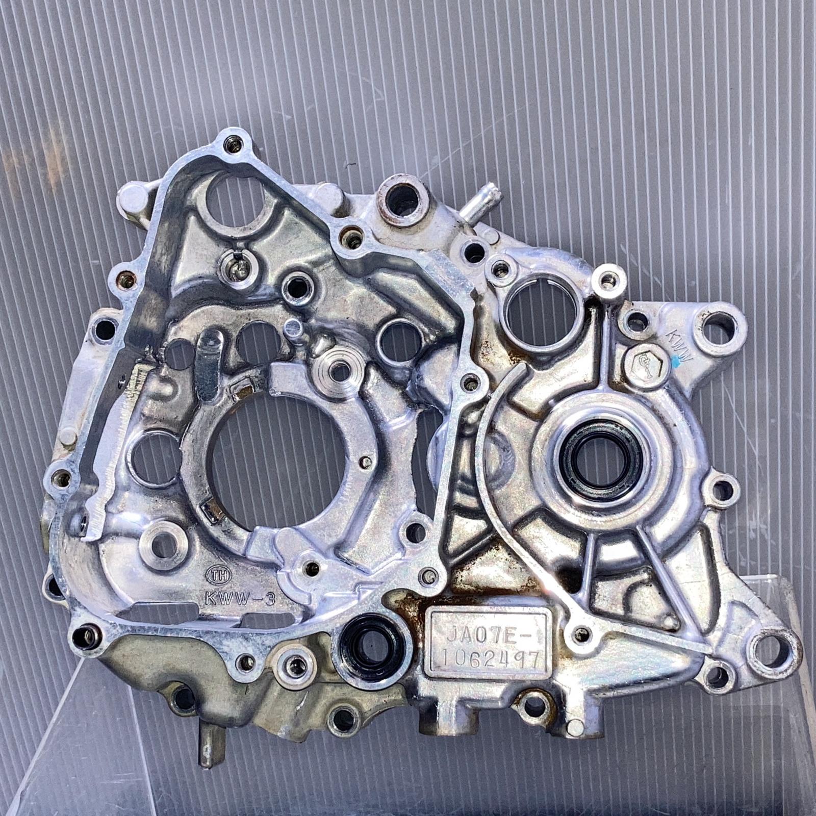 HONDA スーパーカブ110 PRO クランクケース左 純正 JA07 CUB (C-24-1031-12) ホンダ