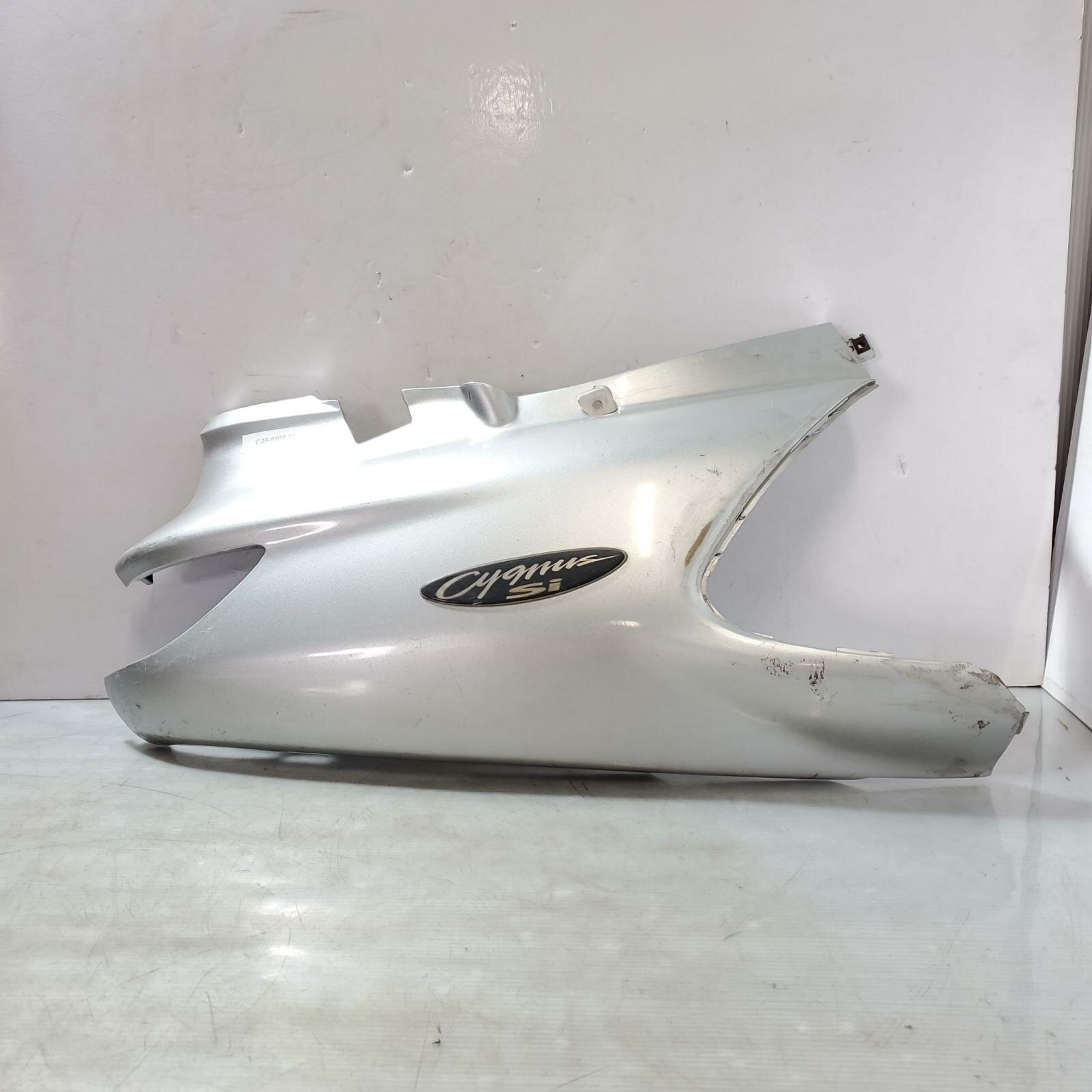 YAMAHA シグナスSI 125 サイドカバー 右 Cygnus ヤマハ