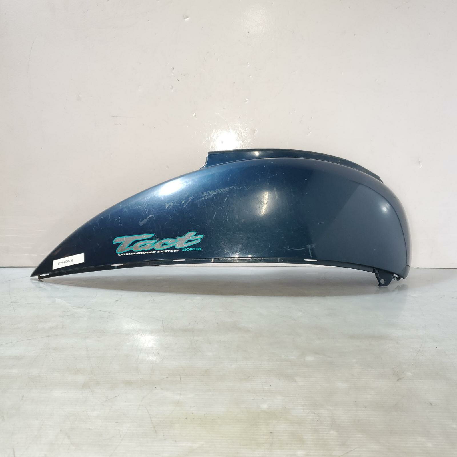 HONDA タクト50 ボディーカバー 右　Tact ホンダ
