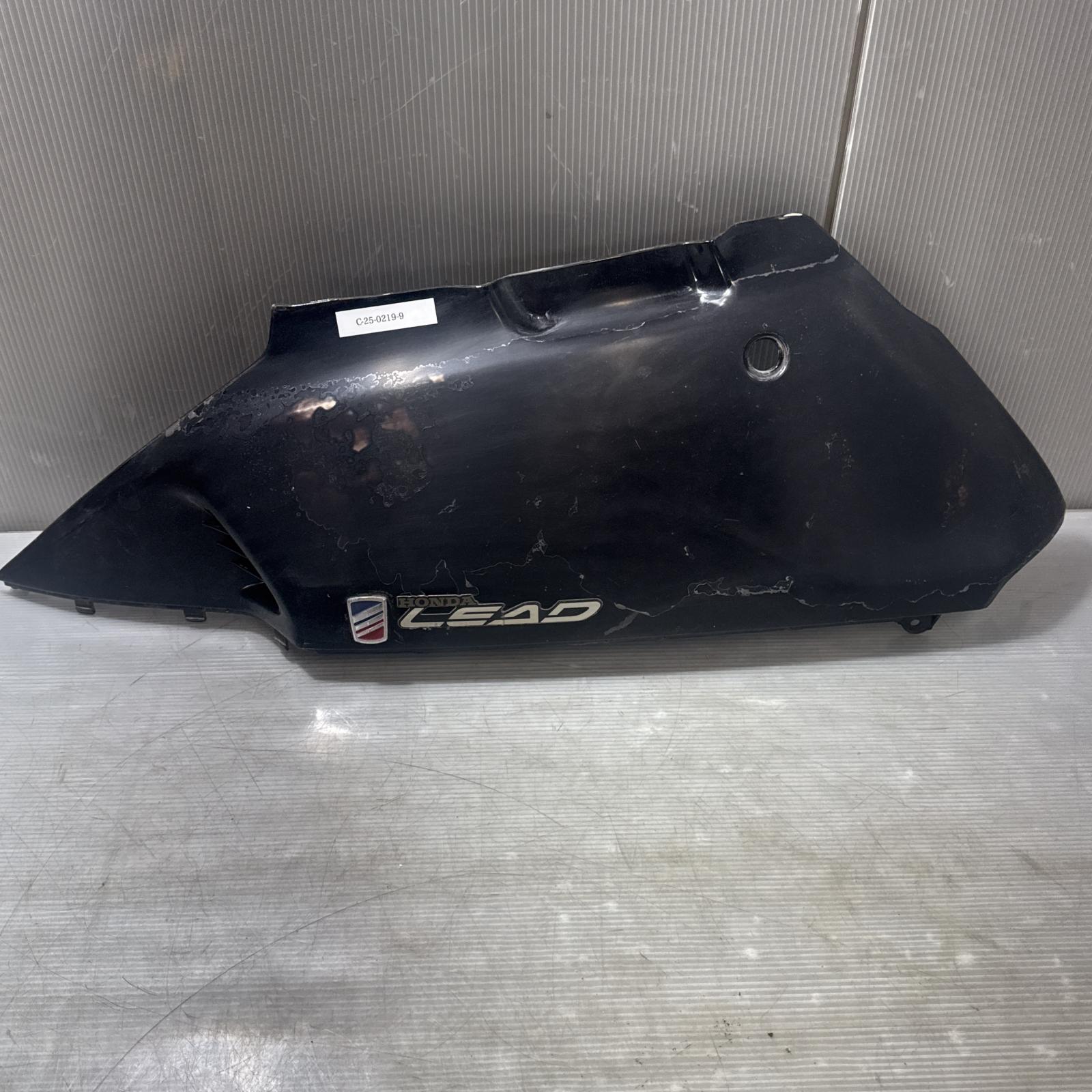 HONDA リード50 AF20 サイドカバー左 LEAD ホンダ