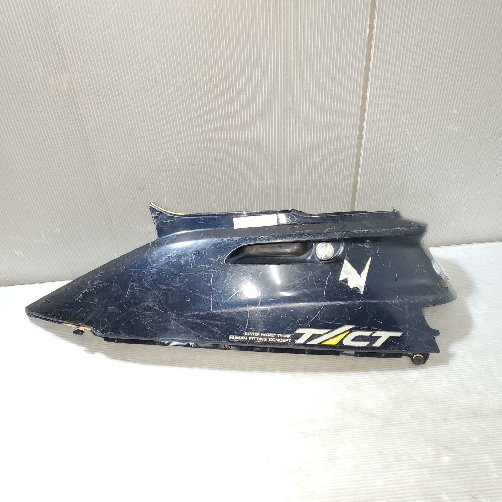 HONDA タクト50 AF24 ボディーカバー 左 TACT ホンダ