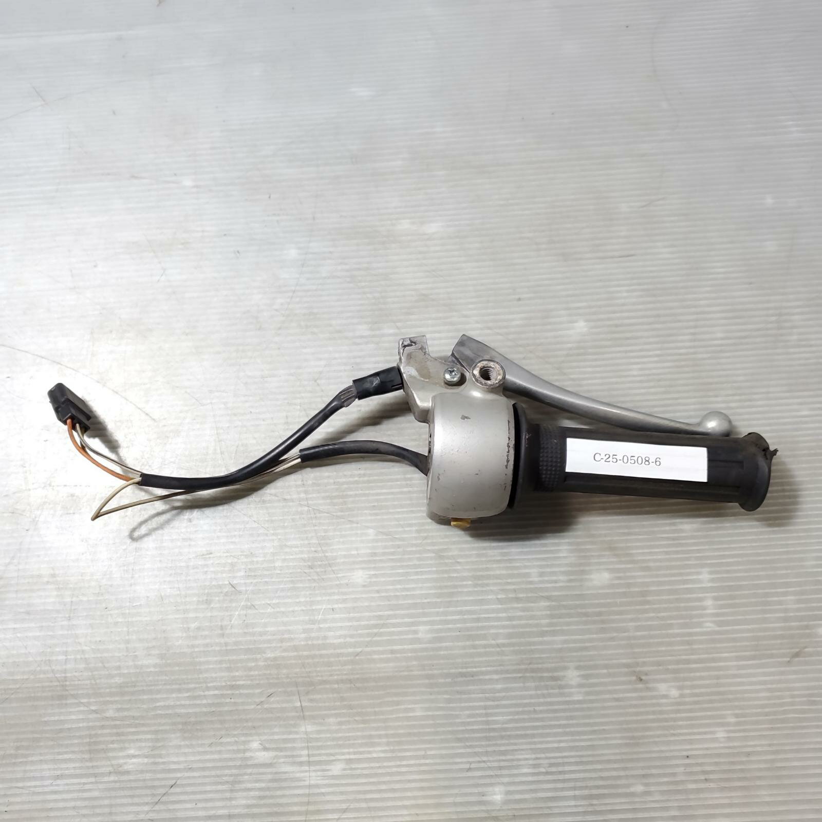 SUZUKI ヴェルデ50 CA1MA ハンドル スイッチ 右　VERDE スズキ