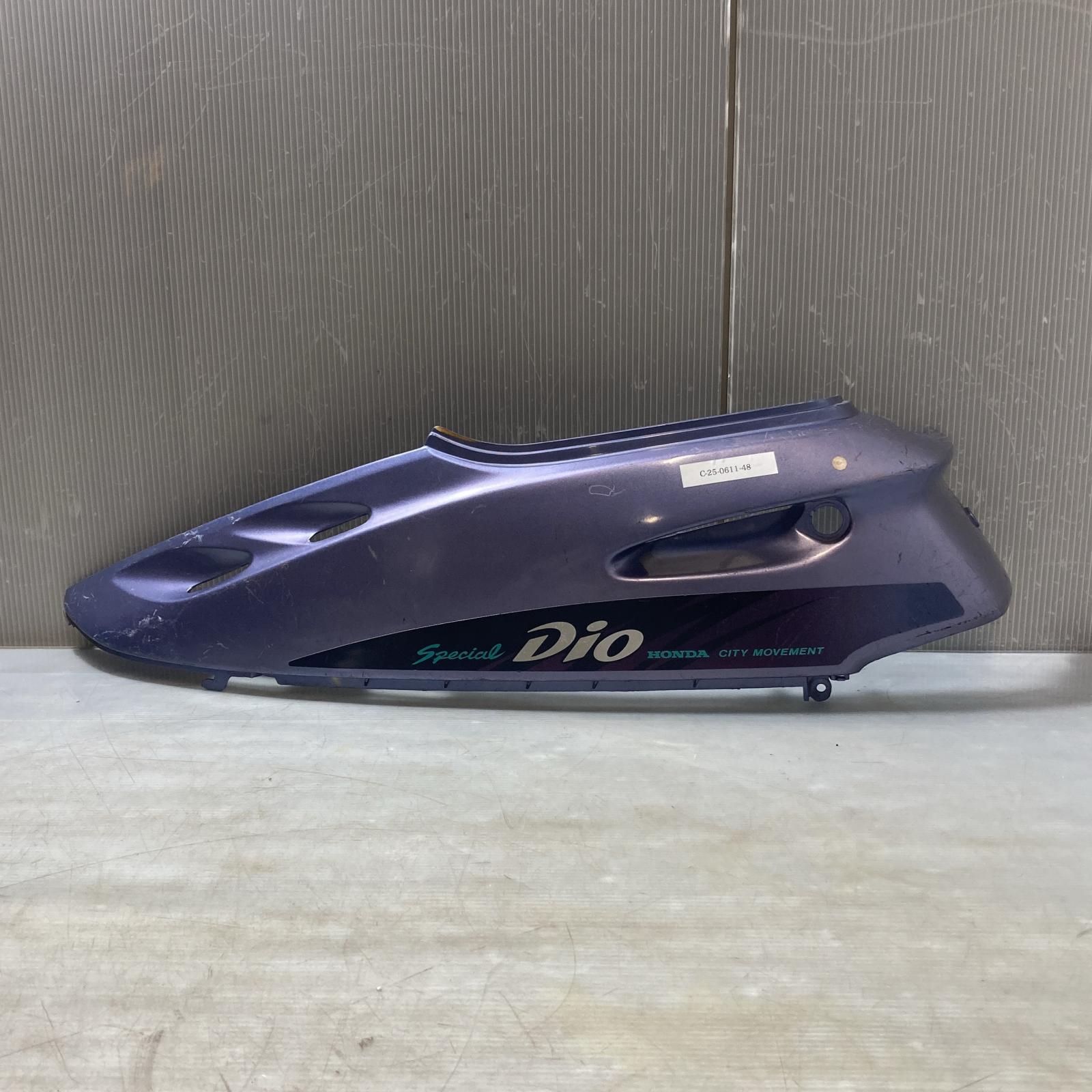 HONDA ディオ50 AF27 ボディー カバー左　Dio ホンダ