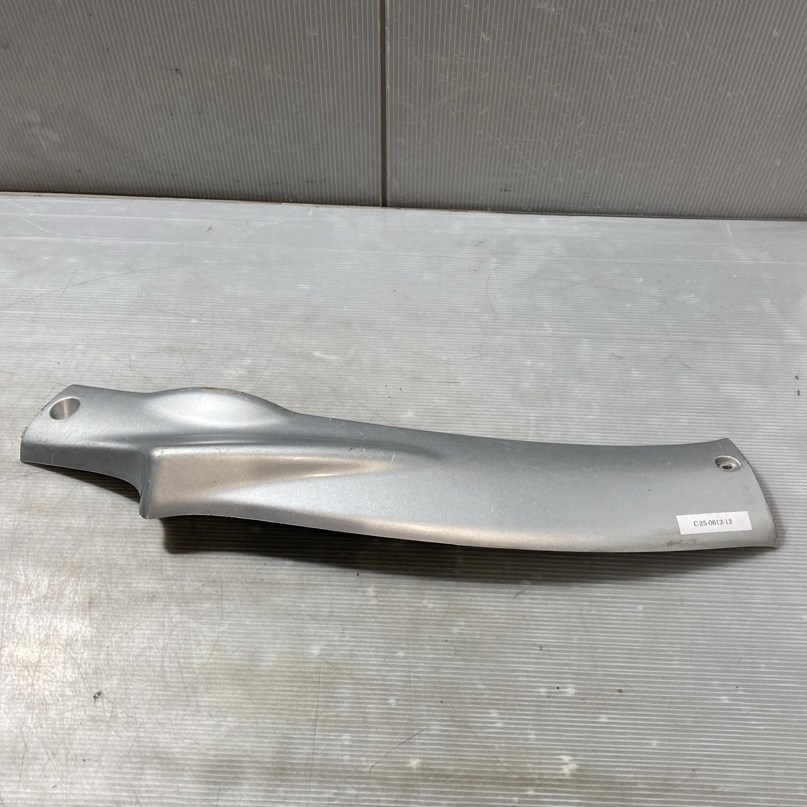 YAMAHA アクシス100 SB01J サイド モール右　AXIS ヤマハ