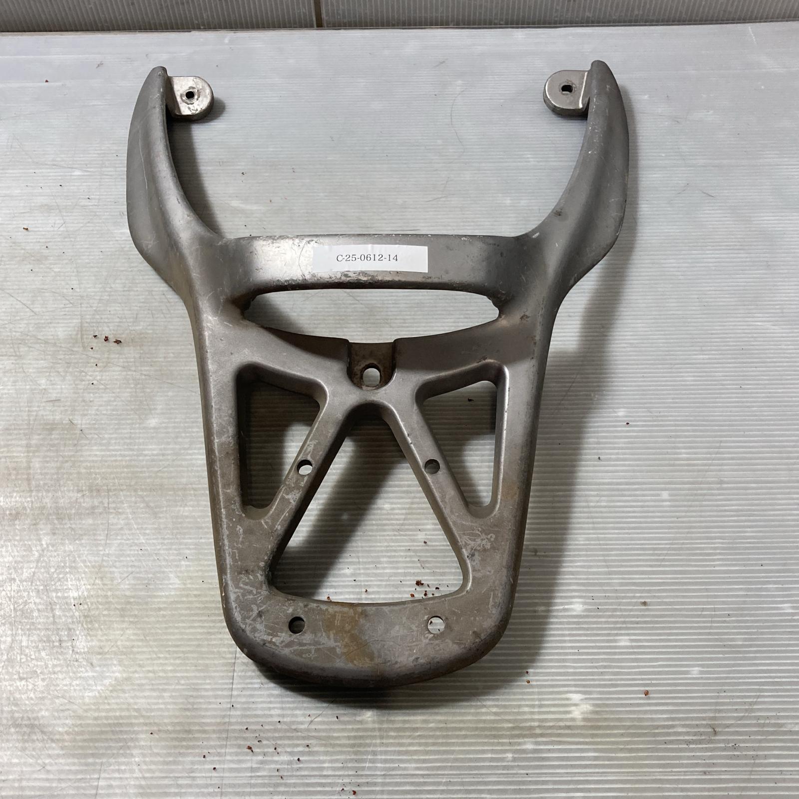 YAMAHA アクシス100 SB01J リア キャリア　AXIS ヤマハ