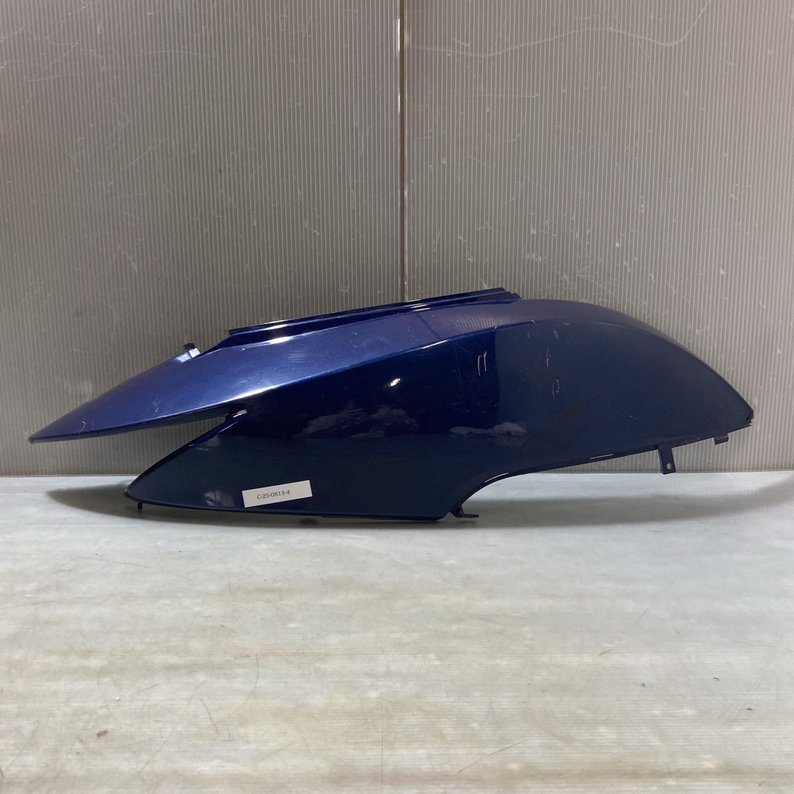 HONDA ディオ50 AF62 ボディー カバー右　Dio ホンダ