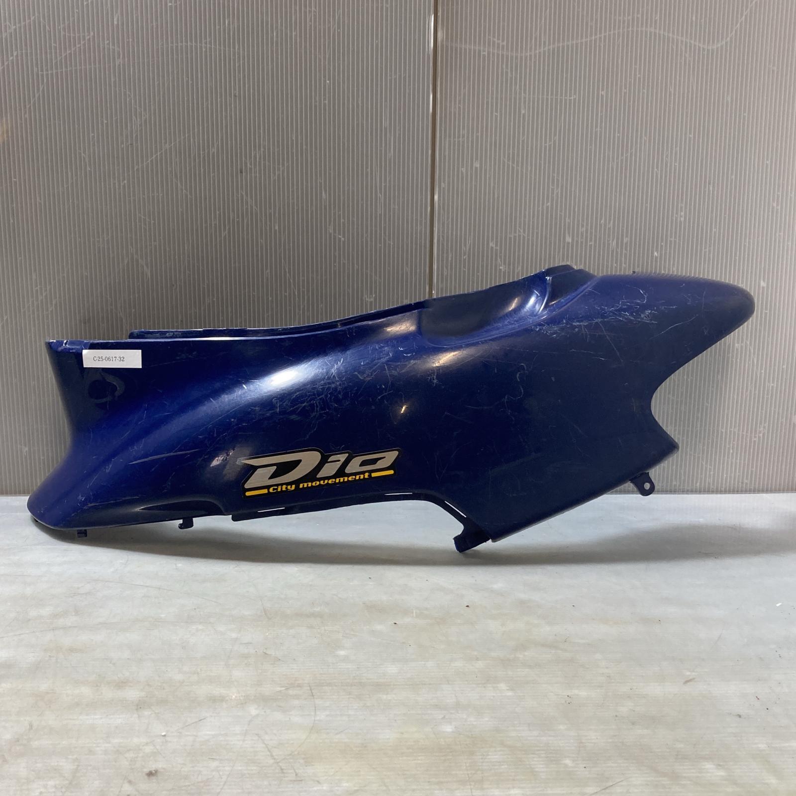 HONDA ディオ50 AF34 ボディー カバー左　Dio ホンダ