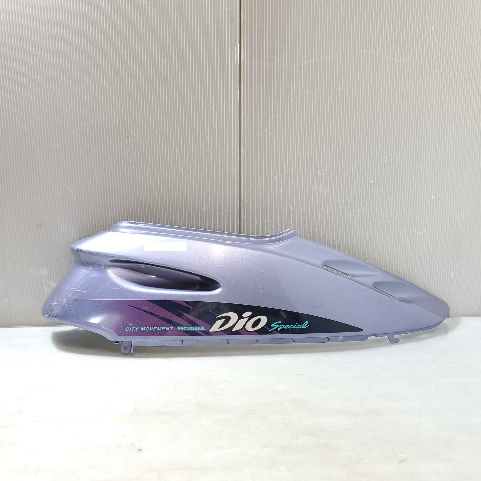 HONDA ディオ50 AF27 ボディー カバー右　Dio ホンダ