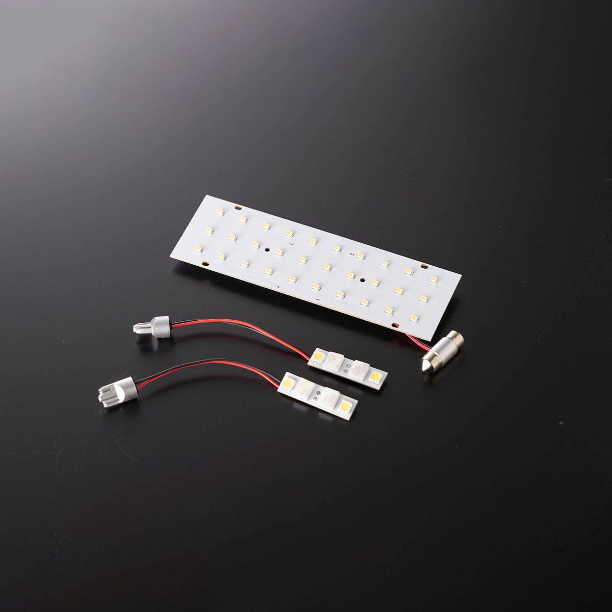■LEDルームランプセット　トヨタ　GRヤリス専用品。■LEDバルブやテールランプで培ったヴァレンティ独自のノウハウを生かしたハイスペックモデルです。■高輝度LEDチップを使用することにより、圧倒的な輝きで車内全体をライトアップします。■車種専用設計により、純正ランプと交換するだけで簡単に取り付ける事が可能です。■品番：RL-PCS-YGR-1■セット内容：ルームランプ／ライセンスランプ■保証期間：1年間■適合車種：トヨタ　GRヤリス／型式：MXPA12、GXPA16／年式：2020.9〜／全グレード対応※取扱説明書を必ずご確認の上、注意事項に沿った方法で正しくご利用ください。※画像はイメージの為、実際の商品とは多少異なる場合がございます。
