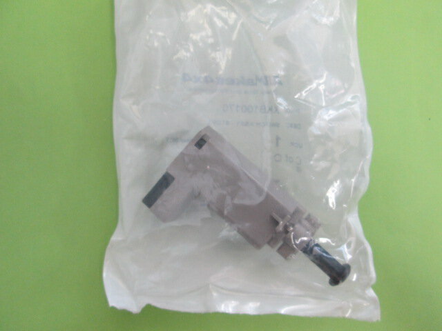 ブレーキランプスイッチ【UK社外製】　ブレーキスイッチ【適合例】ディスカバリー2・前期セカンドレンジローバー　フリーランダー1