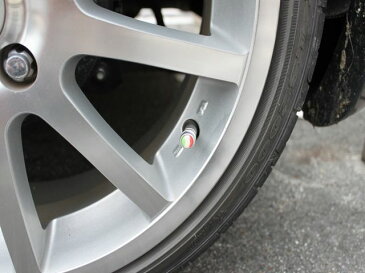 FIAT　FIAT500　取り付け例あり　エアバルブキャップ イタリア国旗柄　エアバルブキャップ　カー用品　外装パーツ