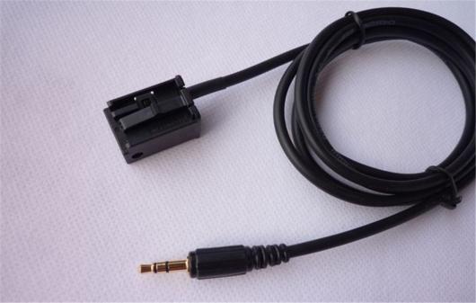 車用ケーブル 3.5mm オーディオ AUX ケーブル 入力 BMW E85 E83 E86 X3 Z4 iPhone ブラック AL-AA-7120 AL Car cable