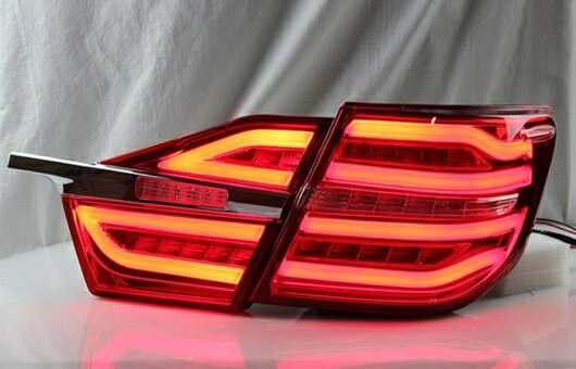適用: トヨタ カムリ テールライト 2015-2016 V50 LED テール ライト オーリオン リア ランプ DRL + ブレーキ パーク シグナル レッド AL-HH-0754 AL Car parts
