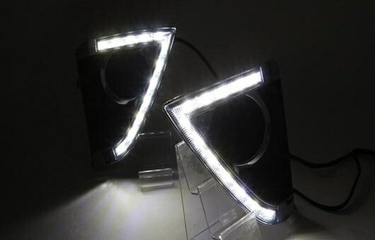 適用: トヨタ ヤリス L 2014 LED DRL 高光度 ガイド フォグ ランプ デイタイムランニングライト AL-HH-0561 Car parts(2)