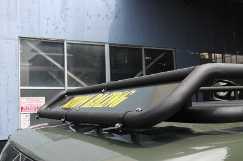 サクソン/SUXON 風切音対策プレート カチオンブラック塗装 スズキ ジムニーシエラ 3BA-JB74W K15B 1460cc Wind based sound countermeasure plate