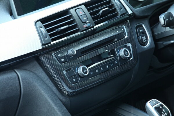 アールエスダブリューBMW F30/F31/F34 コントロールパネル 平織ブラックカーボン製 デュポンクリア塗装済