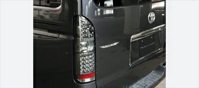 ハイエース 200 LEDスモークテール オールスモーク